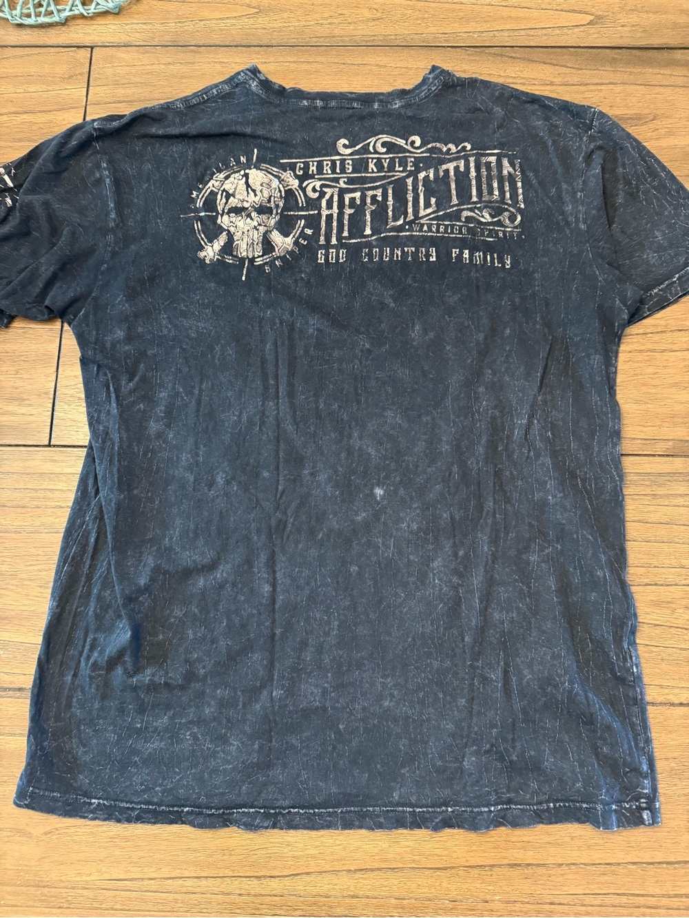 Chris Kyle Affliction Black and Cream Distressed Skull Graphic Tee - Picture 4 of 4